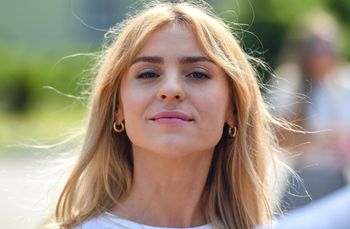 Zapozowała w "miniówce". Tym razem nie ma mowy o zwykłym modelu