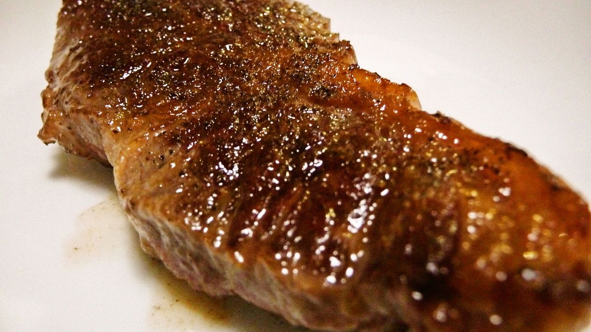 Grillowana łopatka wołowa bez kości (steki, samo mięso, III klasa mięsa)