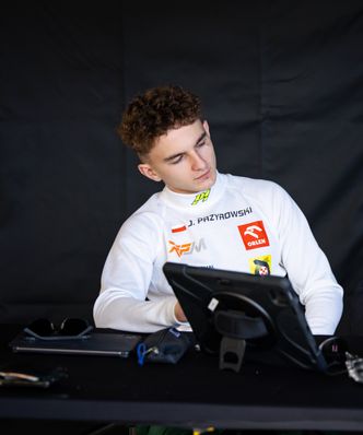 Młody Polak ruszył na podbój Emiratów