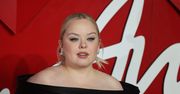 Miłość kwitnie. Gwiazda "Bridgertonów" po raz pierwszy oficjalnie z młodszym partnerem