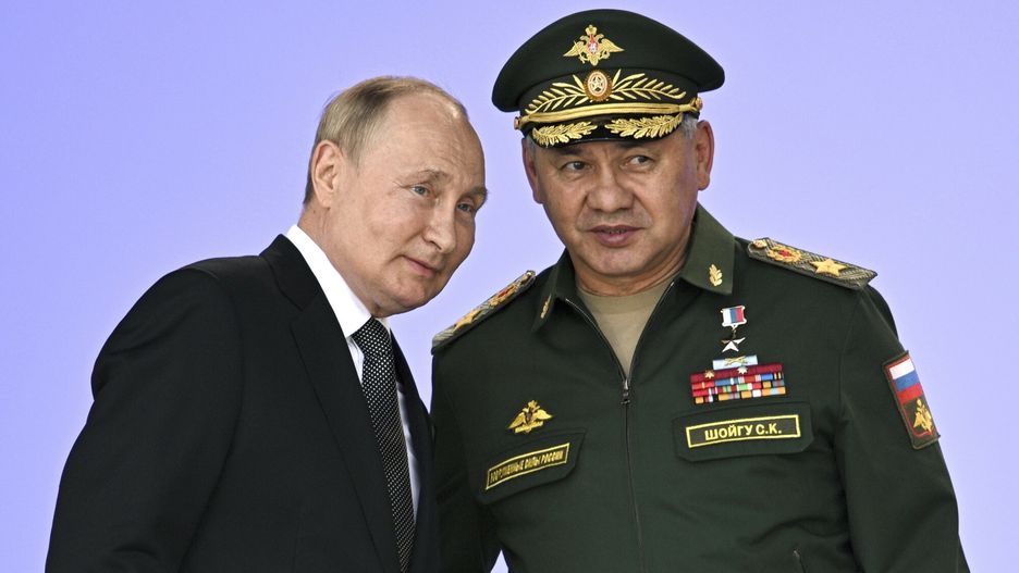 Putin zmienia front. Oddaje Szojgu władzę nad wszystkim siłami w Ukrainie