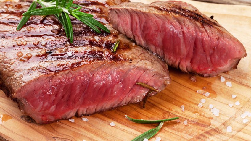 Opiekane steki z łaty wołowej (mięso i tłuszcz)