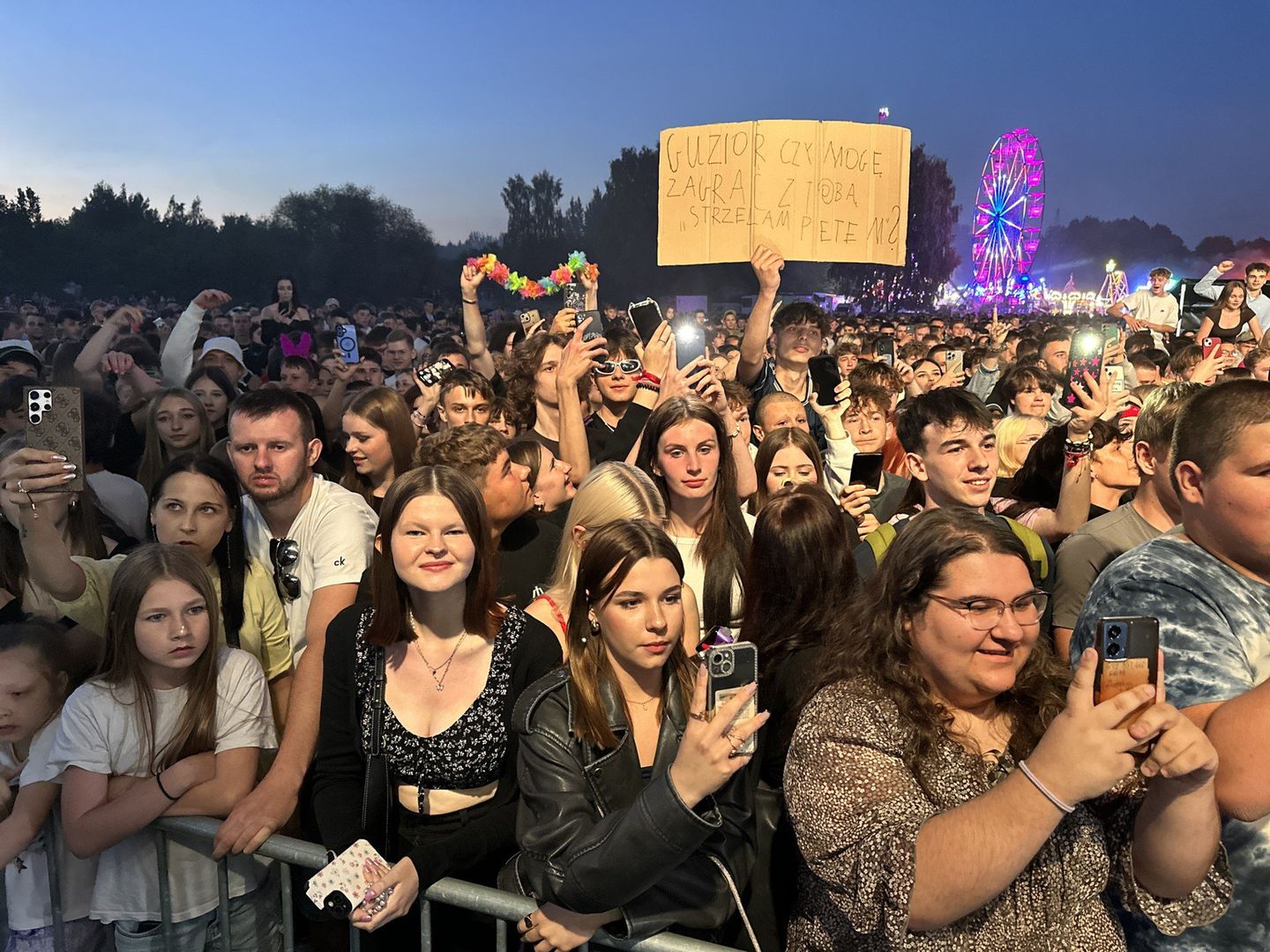 Dni Tomaszowa 2025: Sobota na błoniach, a na scenie Ania Karwan, EMO i Guzior. ZDJĘCIA