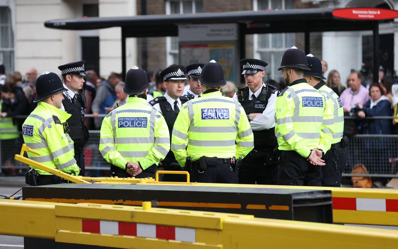 "Przerażający atak" w centrum Londynu. Ranni policjanci