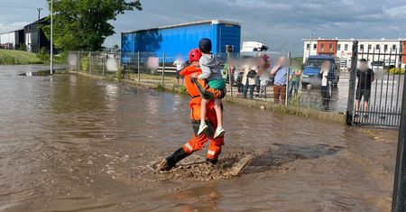 Chwile grozy. Służby ruszyły po dzieci