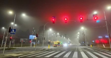Gęsta mgła ograniczy miejscami widoczność do 200 metrów. Synoptycy IMGW wydali ostrzeżenie dla woj. lubelskiego