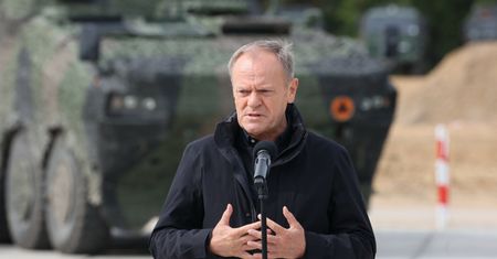 Ranni żołnierze i funkcjonariusze na granicy. Tusk reaguje