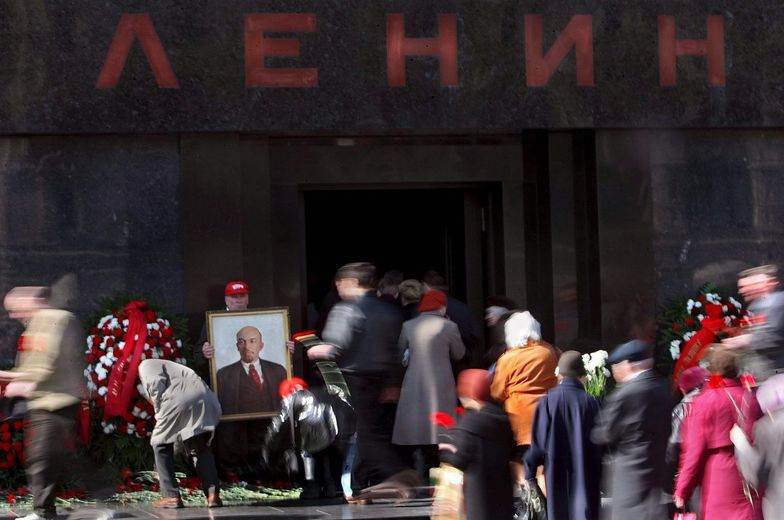 Mumia Lenina generuje milionowe koszty