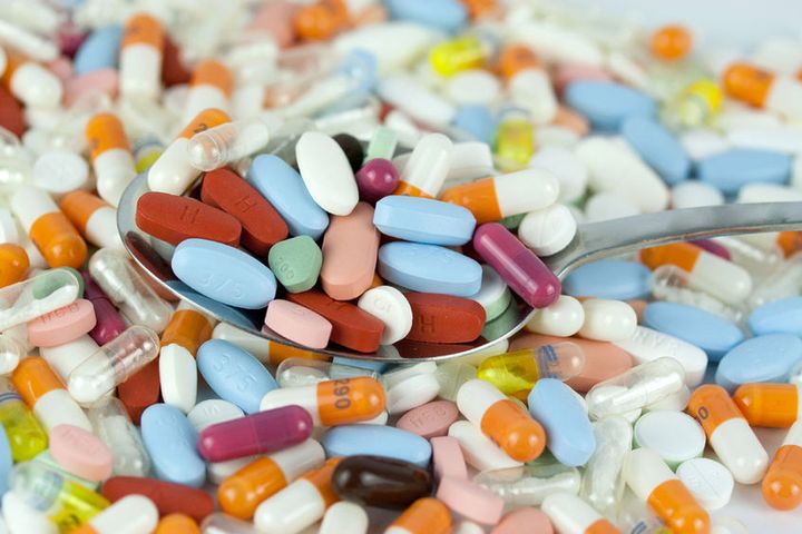 Leki według nowej ustawie farmaceutycznej będzie można kupić głównie w aptece