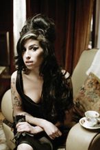 Bond marzy o Amy Winehouse