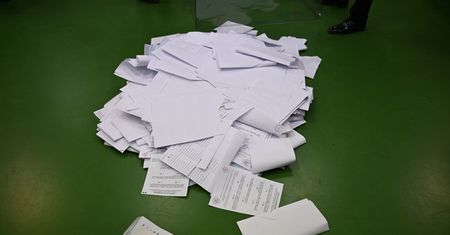 Głos z PKW. Wpłynęły protokoły z zagranicy