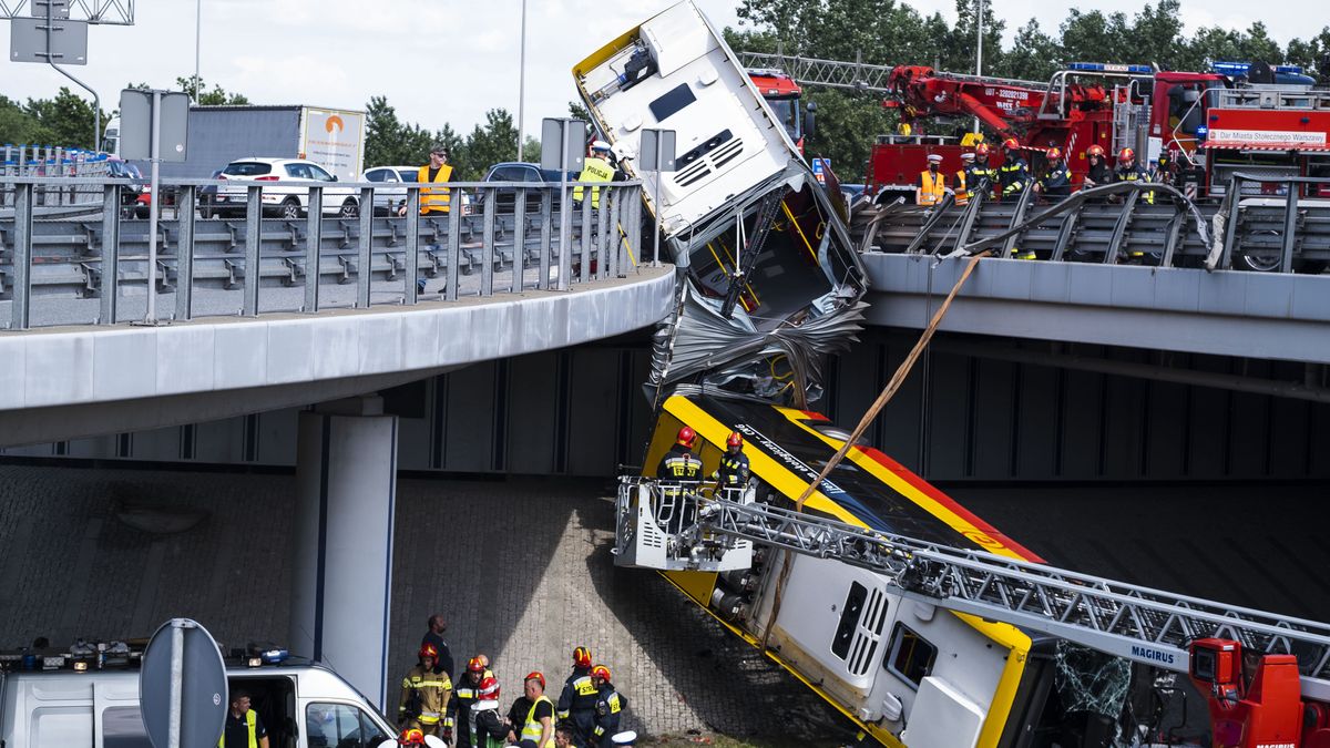 Wypadek autobusu w Warszawie. Kolega kierowcy wyjawia szczegóły