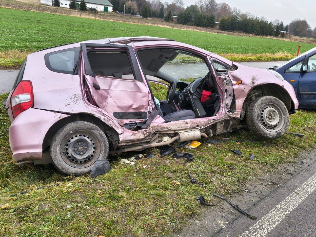 Lubelskie: Wypadek na DW837 podczas wyprzedzania