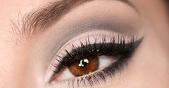 KROK PO KROKU: Makijaż wieczorowy "cut crease"