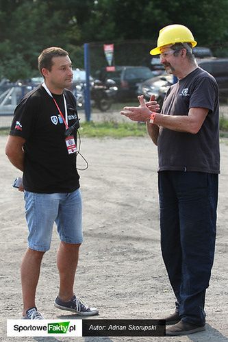 Michał Widera (z lewej) zdaje sobie sprawę, że bez pieniędzy w żużlu trudno o sukces.