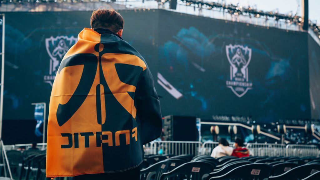 Getty Images /  Timo Verdeil/ESPAT Media / Na zdjęciu: flaga Fnatic