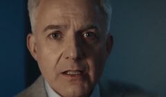 Hubert Urbański pyta o kapcie w reklamie lokaty od Credit Agricole Bank Polska