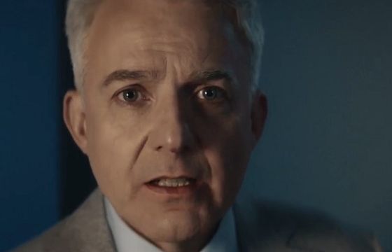 Hubert Urbański pyta o kapcie w reklamie lokaty od Credit Agricole Bank Polska