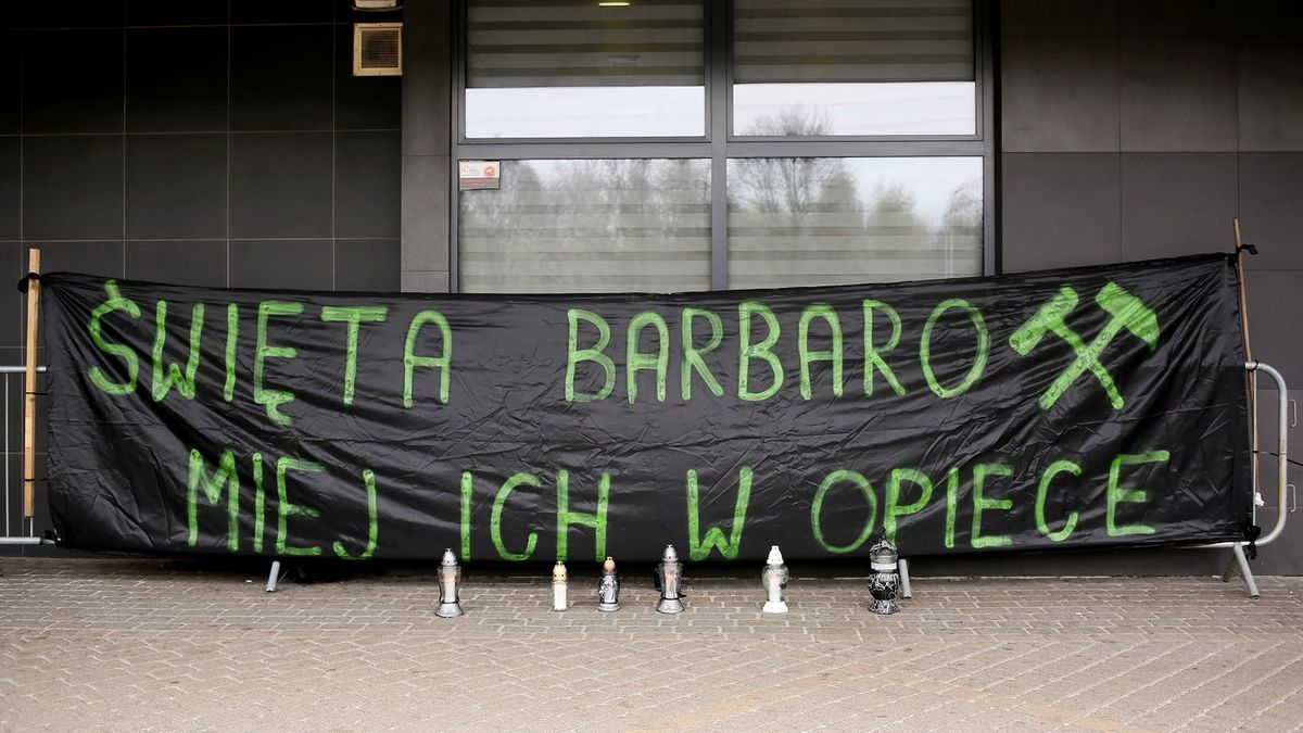 Zdjęcie okładkowe artykułu: PAP / Zbigniew Meissner / Na zdjęciu: Banner na budynku kopalnii Jastrzębskiej Spółki Węglowej Pniówek w Pawłowicach