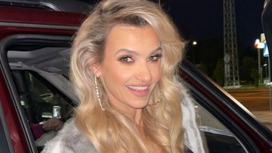 Joanna Koroniewska kusi w lateksowym stroju 