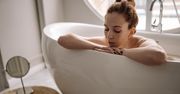 Kąpiele w wannie wpływają na zdrowie? Prosty nawyk pomoże nie tylko przy przeziębieniu