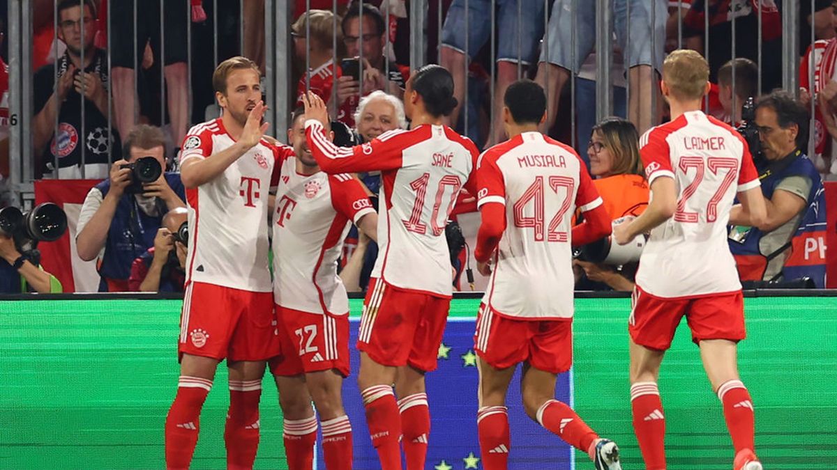 Getty Images / Chris Brunskill/Fantasista / Na zdjęciu: piłkarze Bayernu Monachium