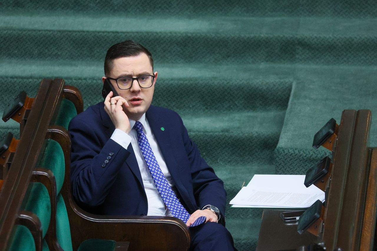Ministerstwo Energii odpowiedziało na pytania o polskie rezerwy ropy