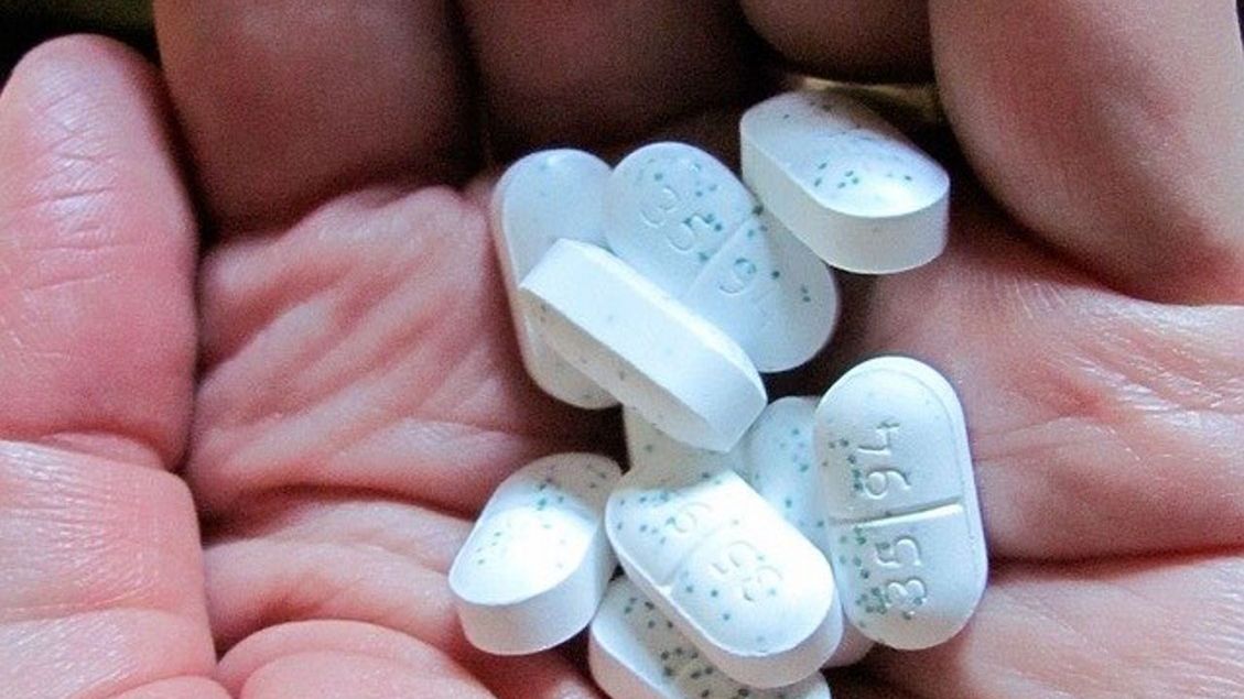 W szpitalach w Wielkiej Brytanii od piątku trwają badania kliniczne mające sprawdzić skuteczność aspiryny w leczeniu osób z koronawirusem.