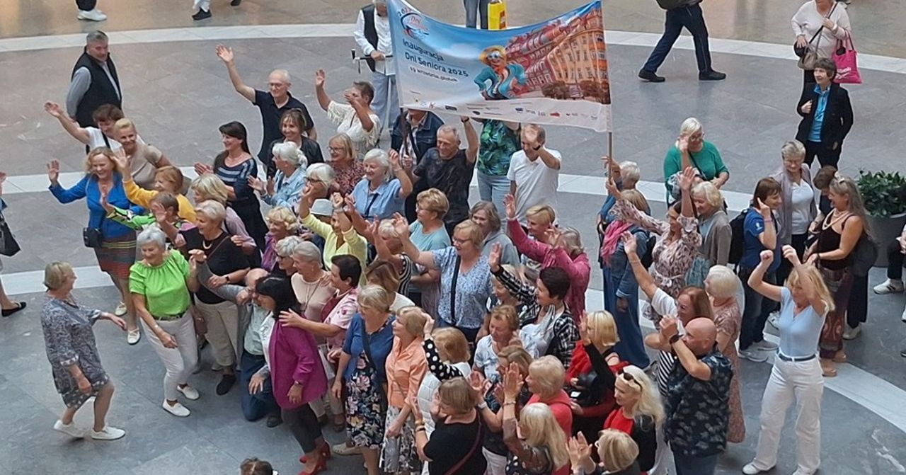 Wrocław: Seniorzy dali czadu we Wroclavii. Czegoś takiego jeszcze tam nie grali... znaczy nie tańczyli