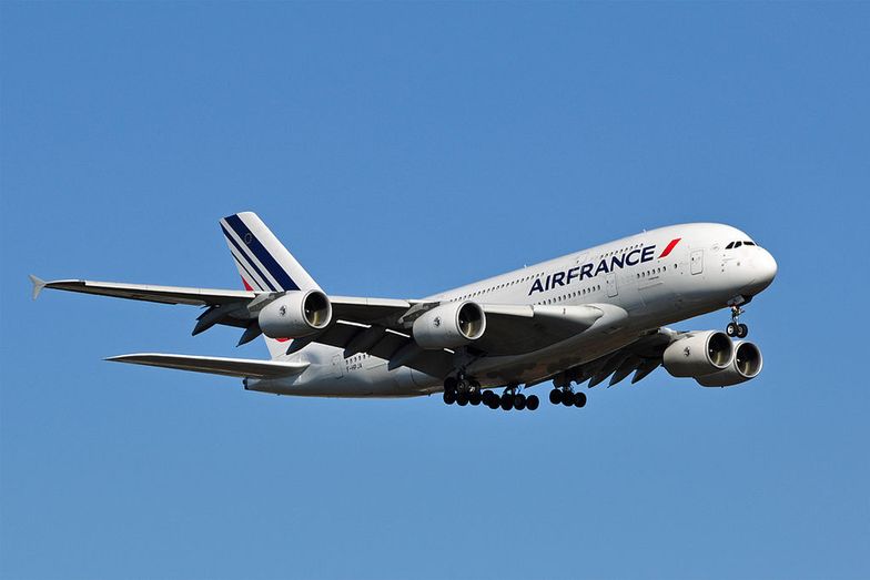Air France ustępuje, ale nie wiadomo czy to zakończy strajk pilotów