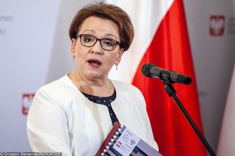 "Gazeta Wyborcza": Dolnośląscy politycy PiS kradli ubrania z kontenerów PCK. Prokurator prowadząca sprawę rezygnuje