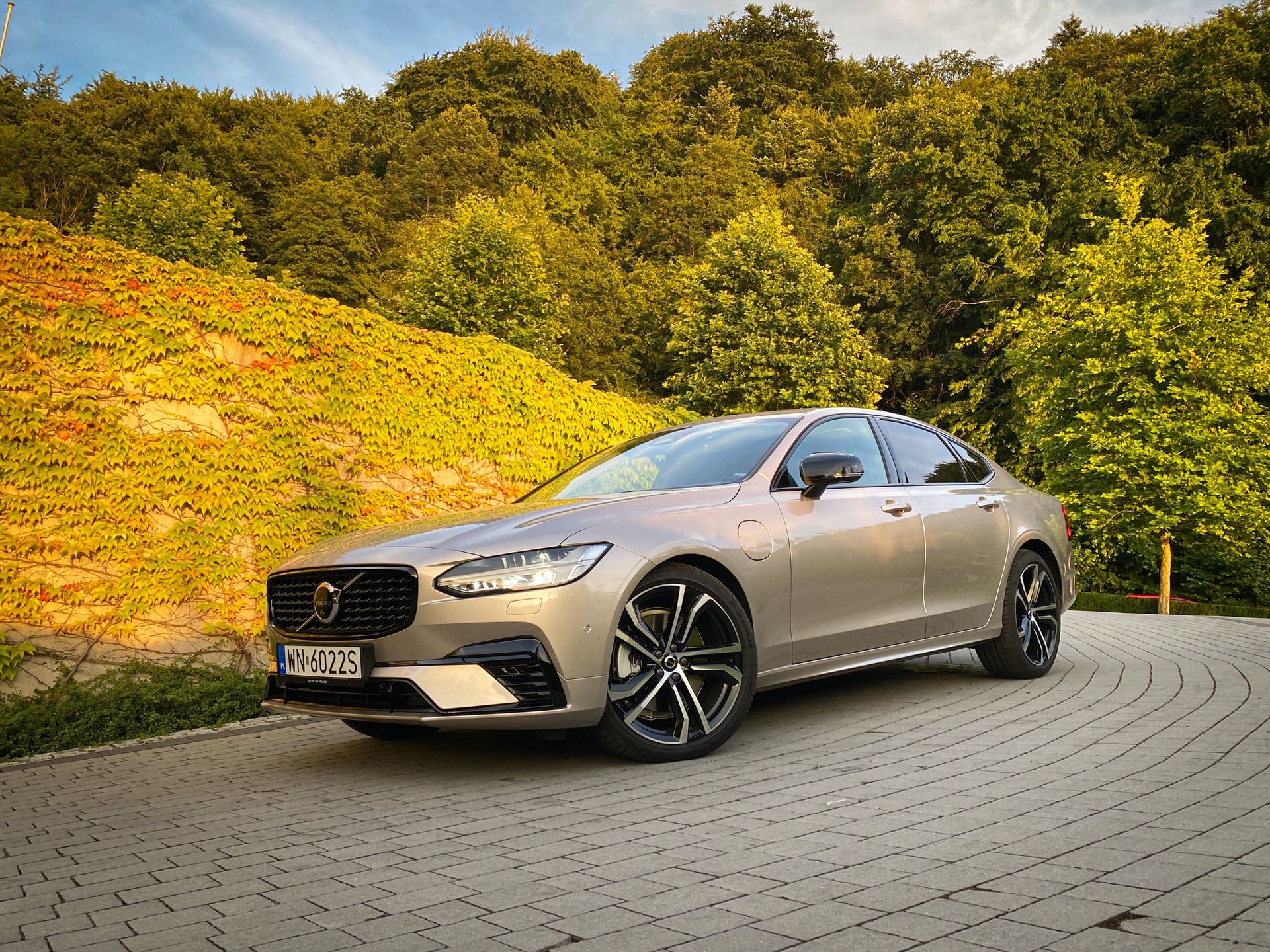 Volvo S90 T8