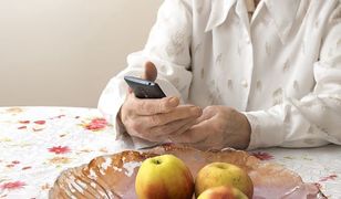 Oszustwa na policjanta. Kobieta wyrzuciła pieniądze przez okno