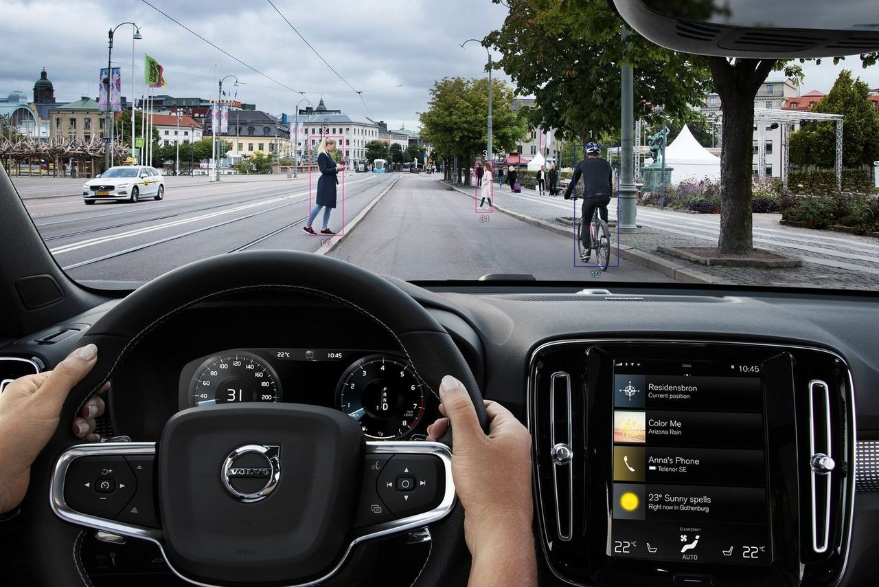 Volvo ograniczy wolność w imię bezpieczeństwa. Przyszłość to nie tylko limitery prędkości