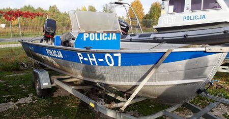 Agencja Mienia Wojskowego organizuje letnią wyprzedaż. Do kupienia pojazdy, motorówki, a także sprzęt warsztatowy
