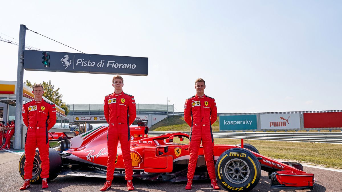 członkowie akademii talentów Ferrari