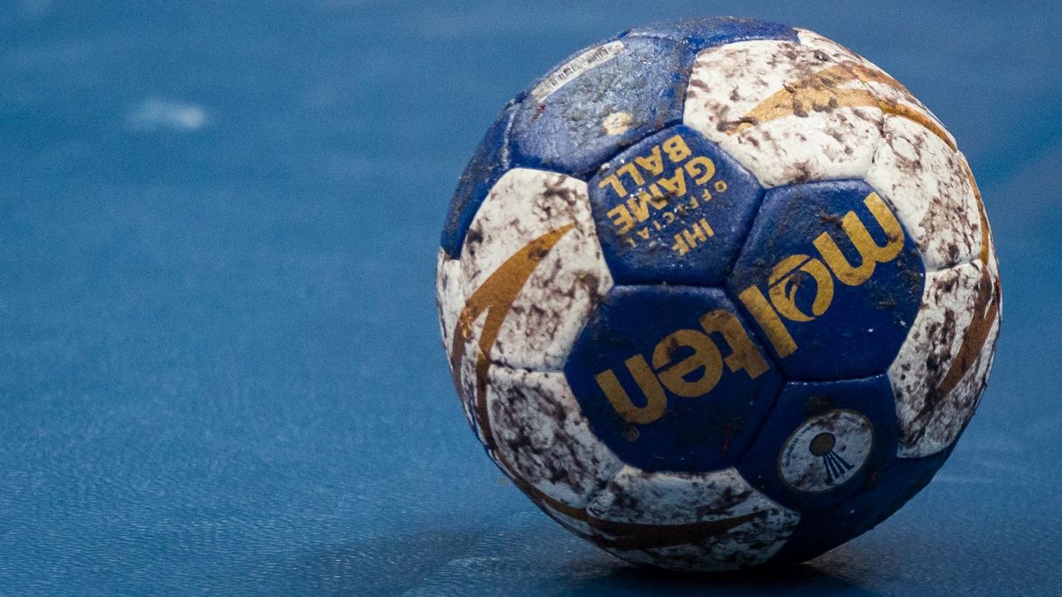 WP SportoweFakty / Michał Domnik / Na zdjęciu: piłka do szczypiorniaka