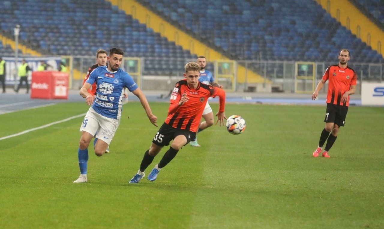Piłkarze Ruchu rozgromili Chrobrego na Stadionie Śląskim, ale w Głogowie podzielili się z nim punktami