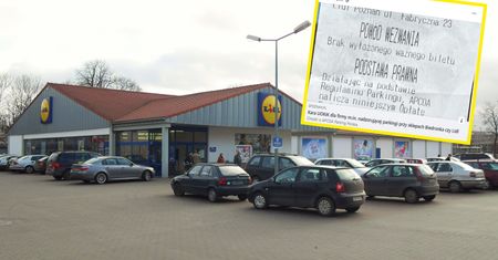 Kuriozum na parkingu pod Lidlem. "Biec do automatu jak najszybciej"