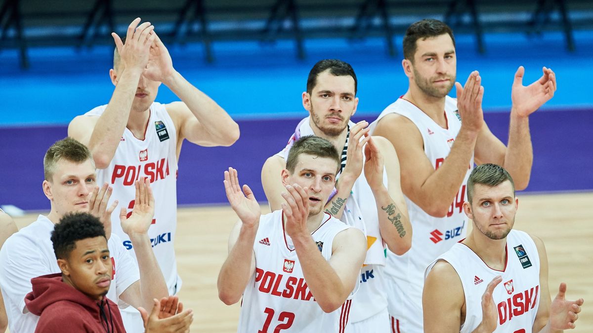 PAP / Adam Warżawa / Na zdjęciu: reprezentanci Polski podczas EuroBasketu 2017