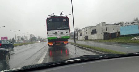 Lubelskie trolejbusy jadą do Ukrainy. Widok ten zaniepokoił mieszkańców miasta