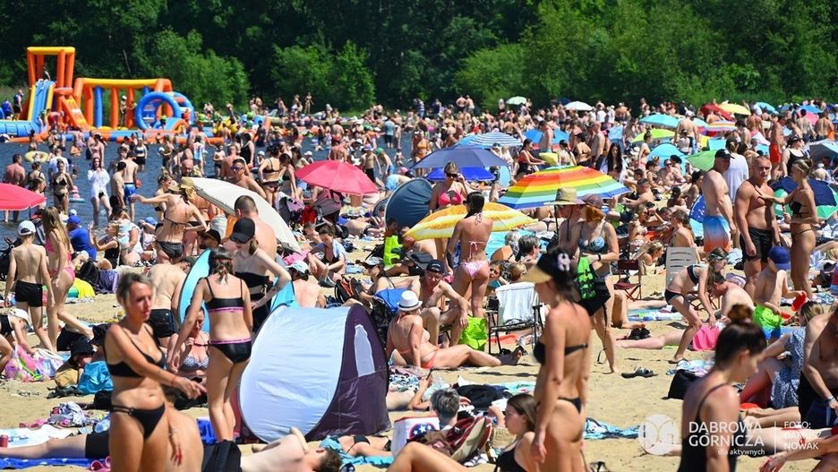 W czerwcu nad Pogorię III upalna pogoda przyciągnęła tysiące plażowiczów