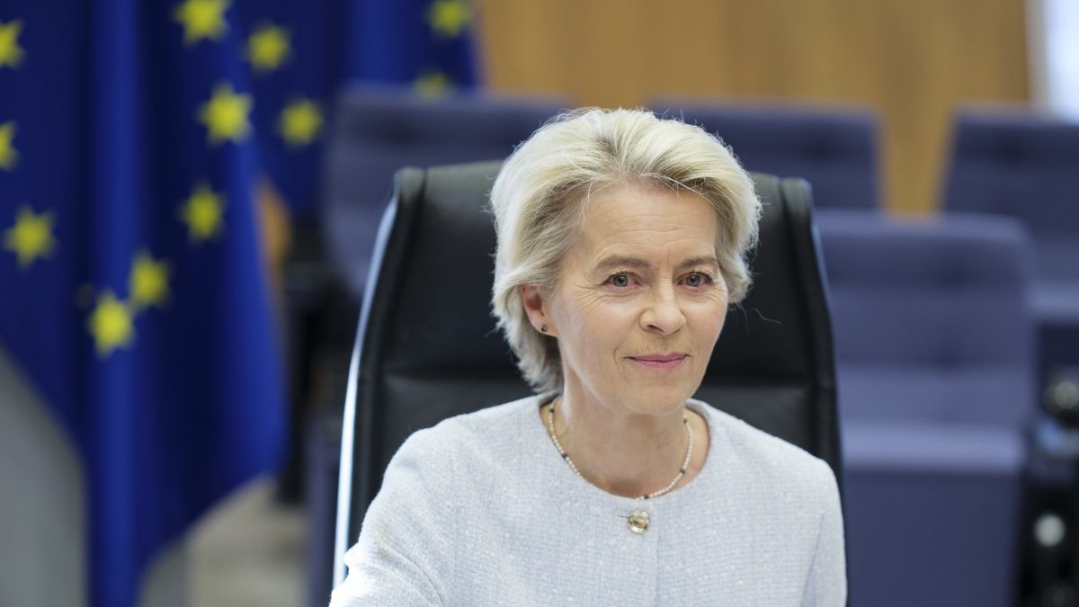 BRUSSELS, BELGIUM - OCTOBER 2: President of the European Commission Ursula von der Leyen calls her colleague prior to the weekly meeting of the EU Commission, in the 13th floor of the Berlaymont, the EU Commission headquarter on October 2, 2024 in Brussels, Belgium. The College of Commissioners, comprised of the 27 Commissioners, they  meet every Wednesday morning in Brussels, except during the plenary sessions of the European Parliament in Strasbourg, the meeting takes place on a Tuesday. (Photo by Thierry Monasse/Getty Images)
