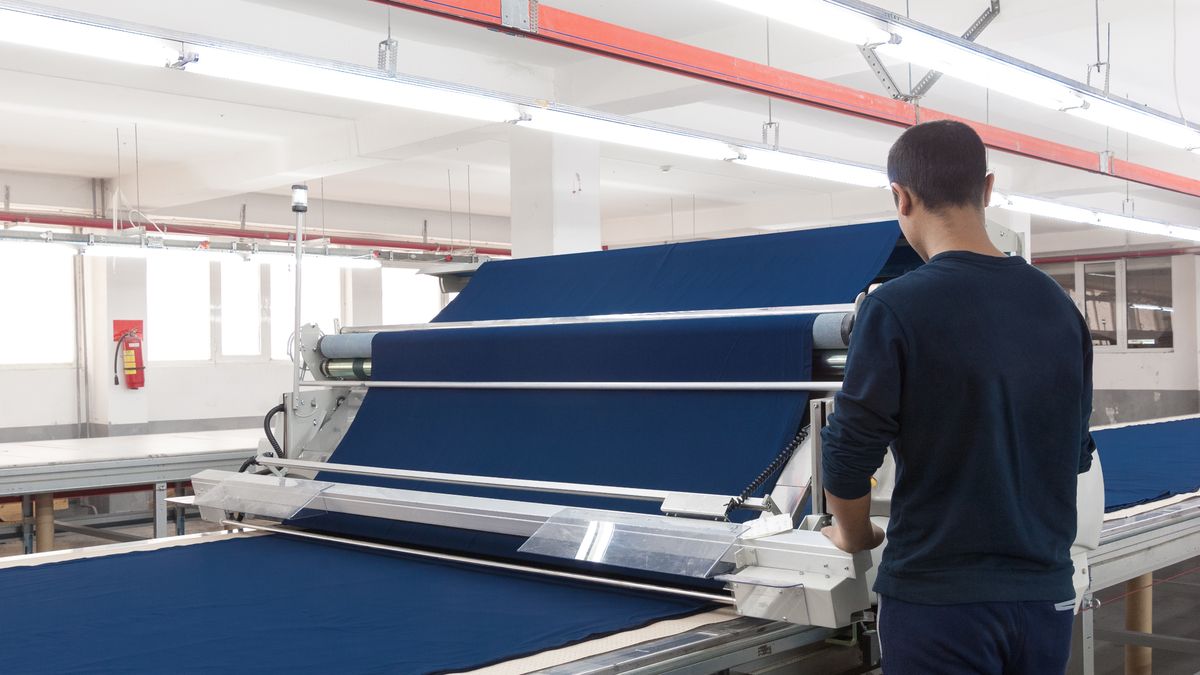 Jeansy; fabryka; tekstylia; produkcja