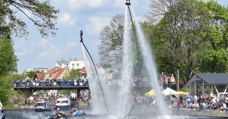 Nie jadą na majówkę, bo wydają na komunie. Pokoje na Mazurach stoją puste