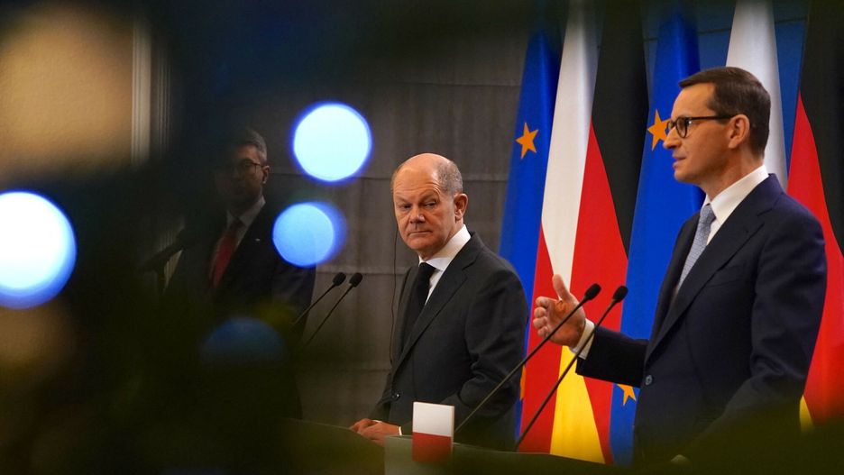 Kanclerz Niemiec Olaf Scholz i premier Mateusz Morawiecki
