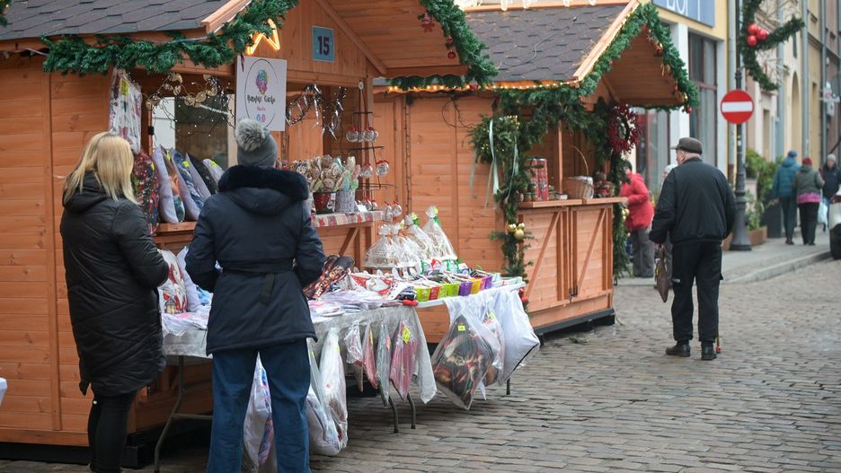 Rozpoczął się Jarmark św. Mikołaja w Grudziądzu. Zakupy można zrobić przy kilkudziesięciu stoiskach