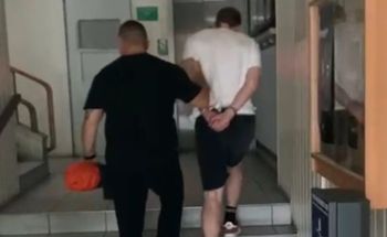 19-latek groził politykom w sieci. Został namierzony