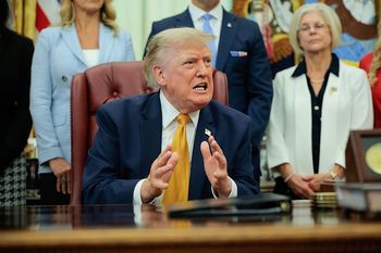 Trump uderza w Iran. "Izolacja na niespotykaną skalę"