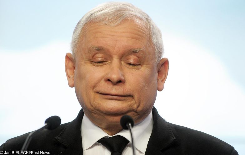 Jarosław Kaczyński nakazał politykom swojej partii wpłatę premii na konta Caritasu